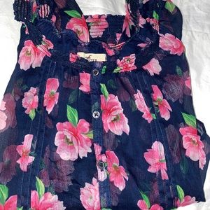 Hollister flower shirt size medium